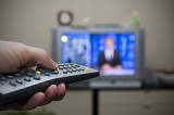 Los Latinos Miran la TV in English o En Espanol?